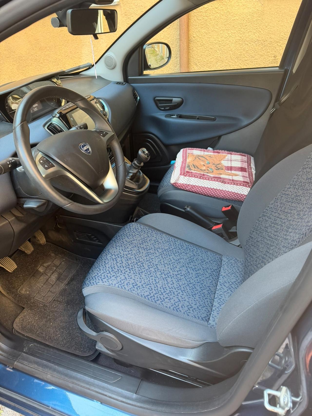 Lancia Ypsilon 1.0 FireFly 5 porte S&S Hybrid Alberta Ferretti