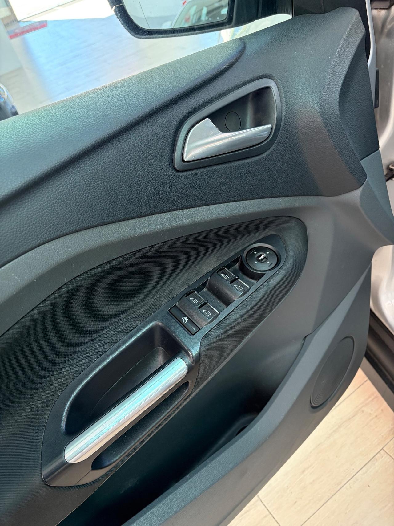 Ford C-Max Grand 7 posti