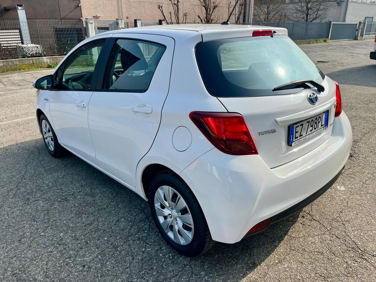 Toyota Yaris 1.5h 2015 61.000km pari al nuovo