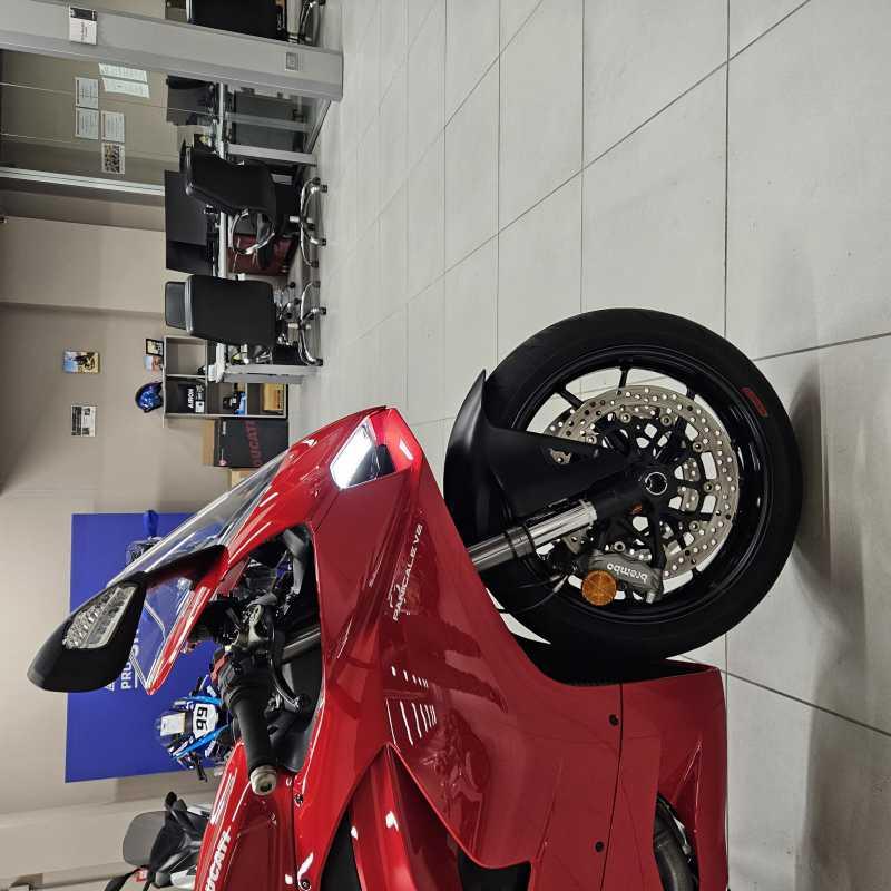Ducati Panigale V2 - 2023