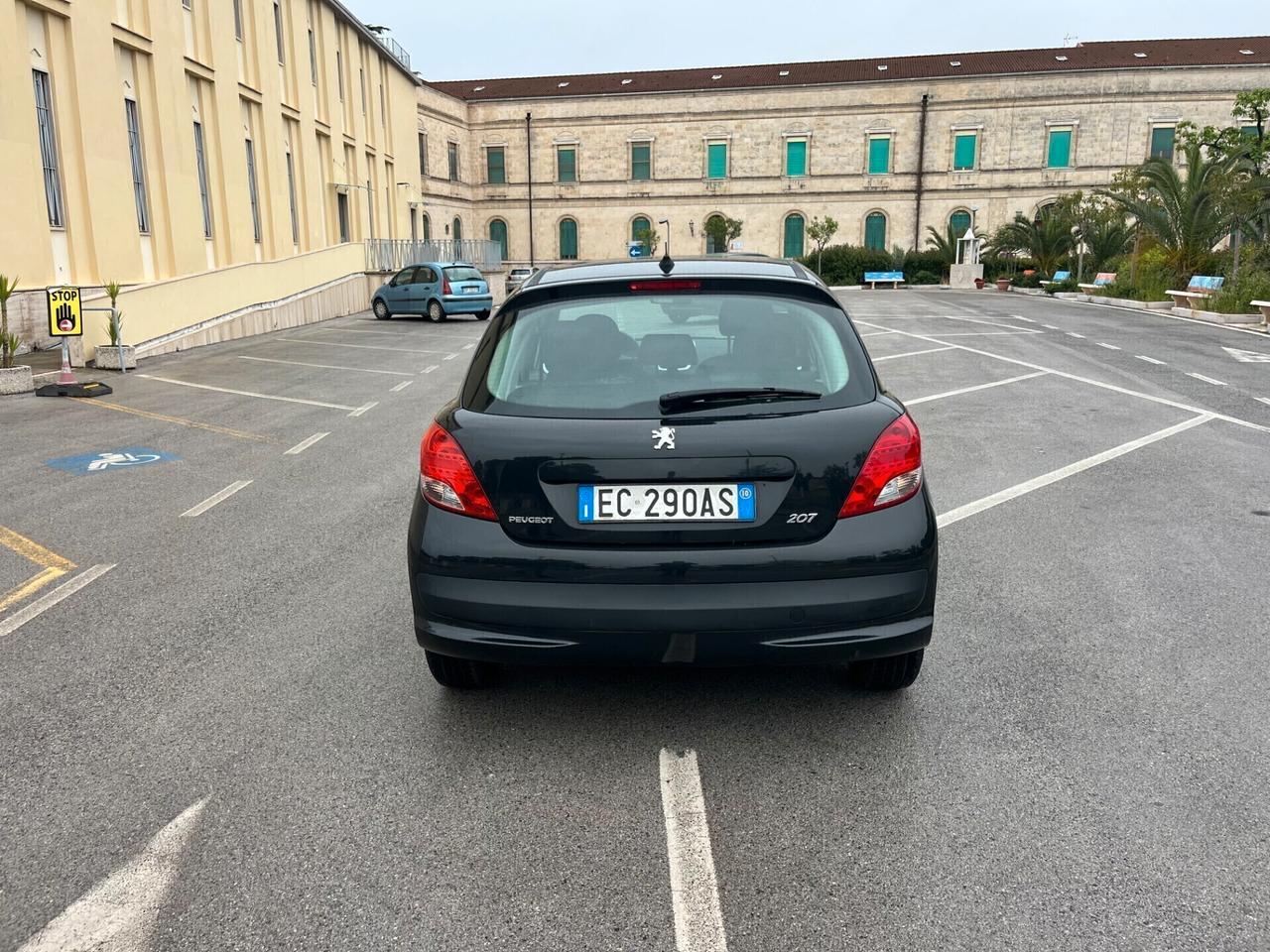 Peugeot 207 1.4 BENZINA KW 70 5p.UsatoGarantito