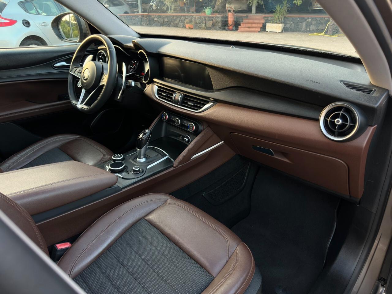 Alfa Romeo Stelvio 2.2 Turbodiesel 180 CV AT8 RWD Executive