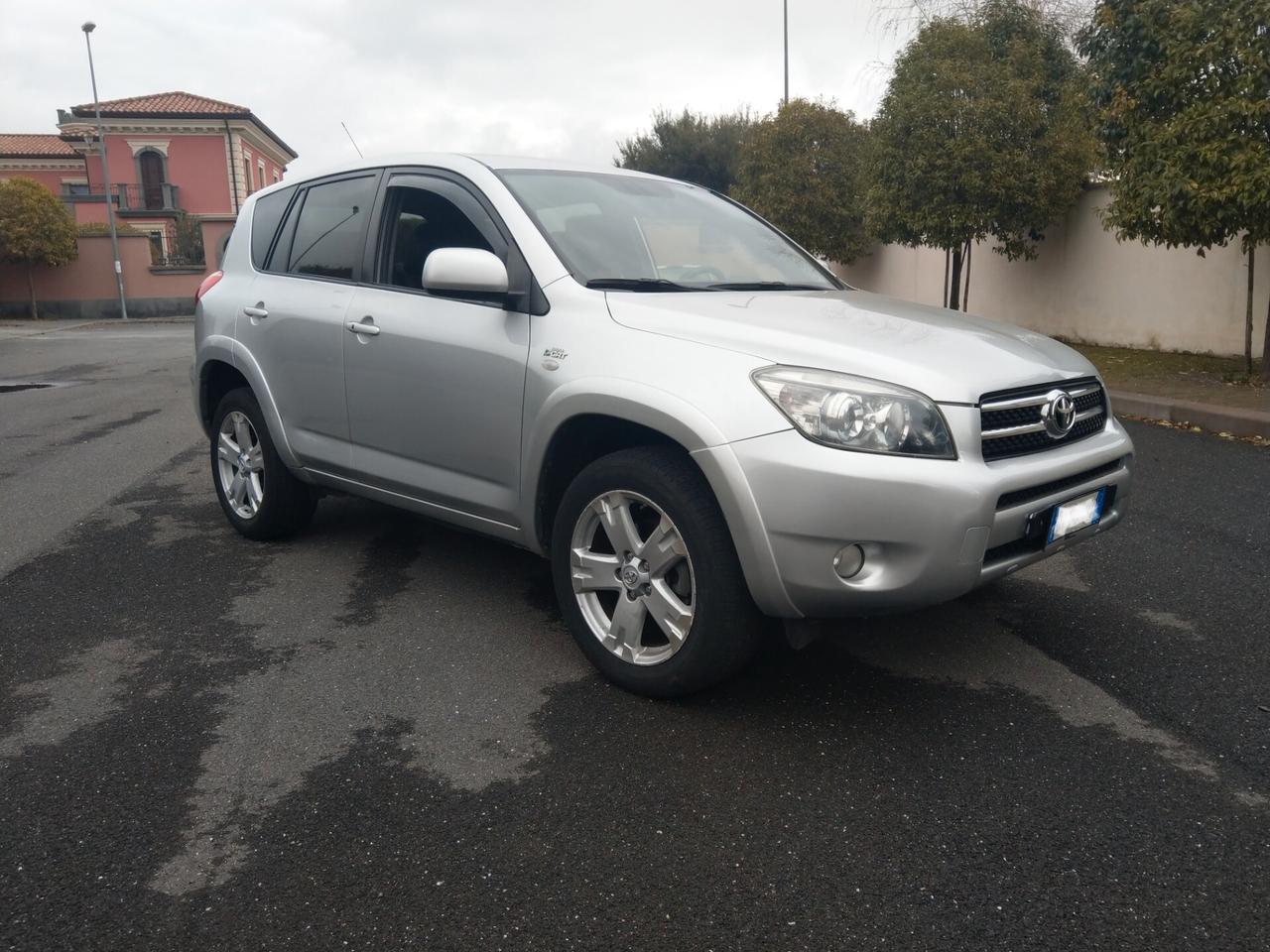 Toyota RAV 4 2.2 4WD D-4D Luxuri