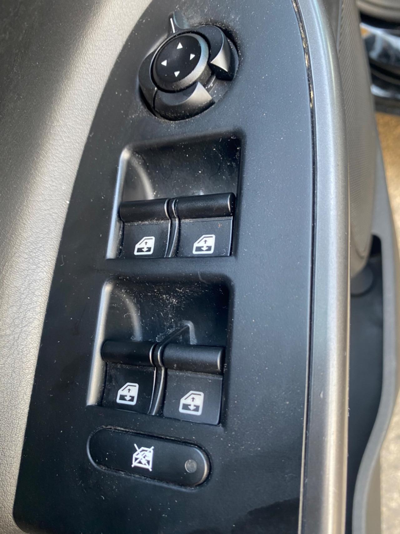 Alfa Romeo Giulietta 1.4 T-Jet GPL 2014 Full