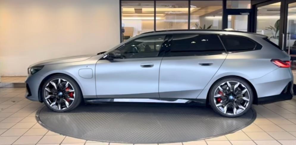 Bmw I5 M60 Touring XDrive (disponibili più colori)