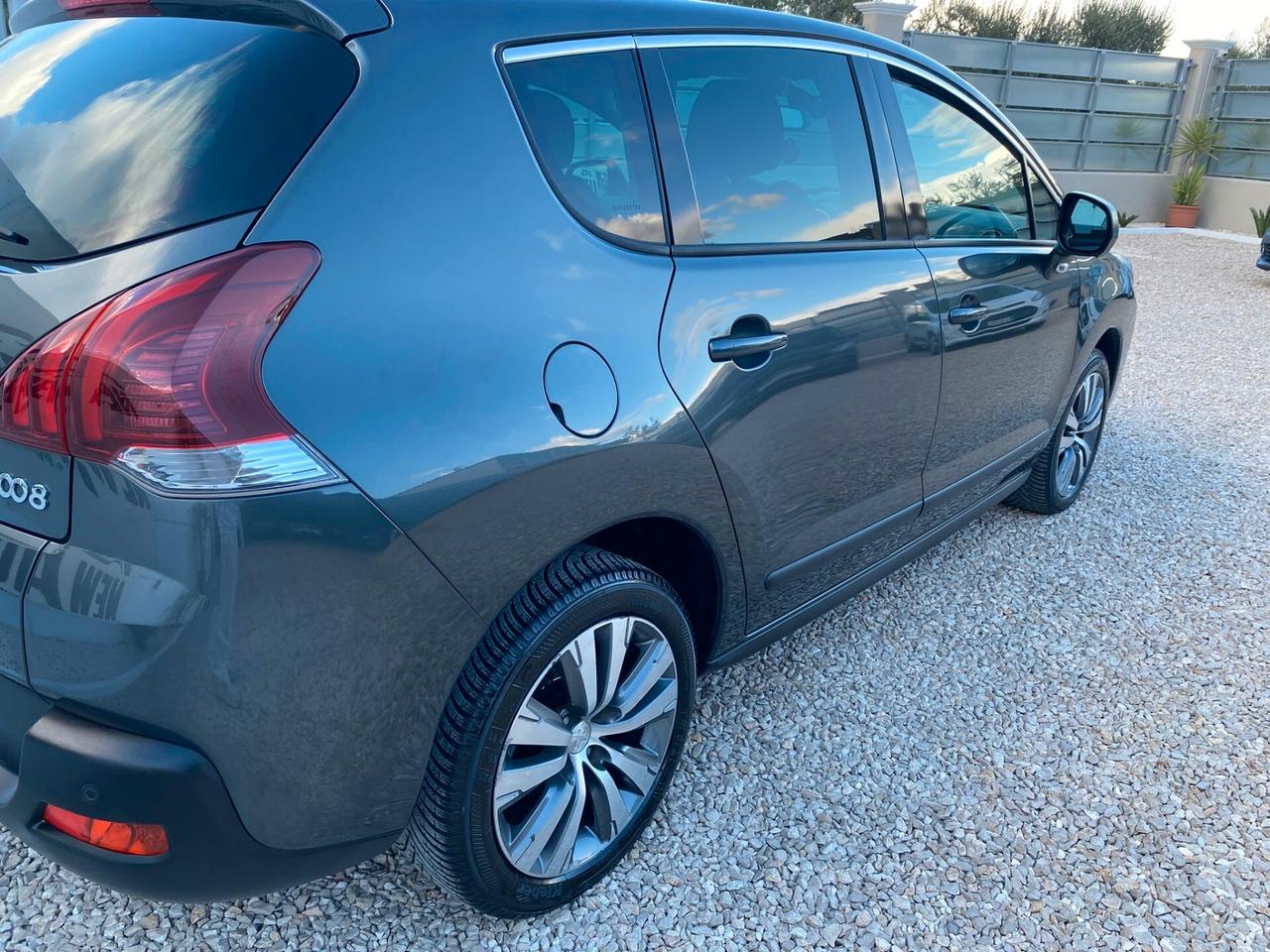 Peugeot 3008 1.6 HDi 115CV Allure