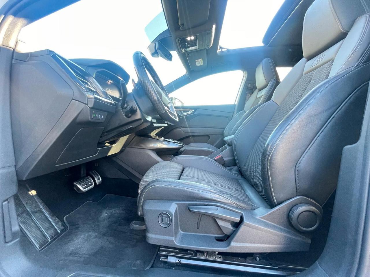 Audi Q4 50 e-tron quattro S line edition