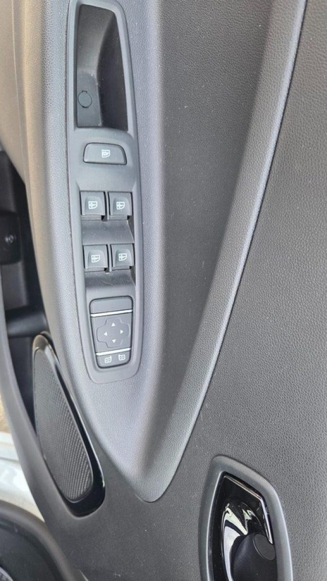 RENAULT ZOE Life R110 PERMUTE OK NEOPATENTATI