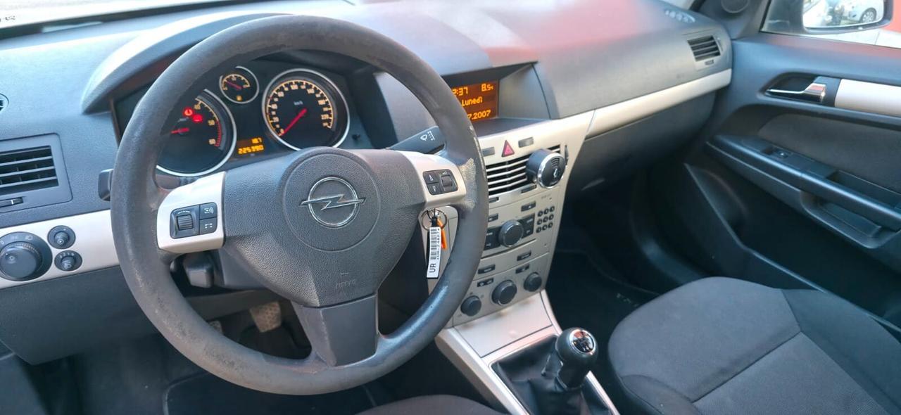 Opel Astra 1.7 CDTI 101CV 5 porte Cosmo neop