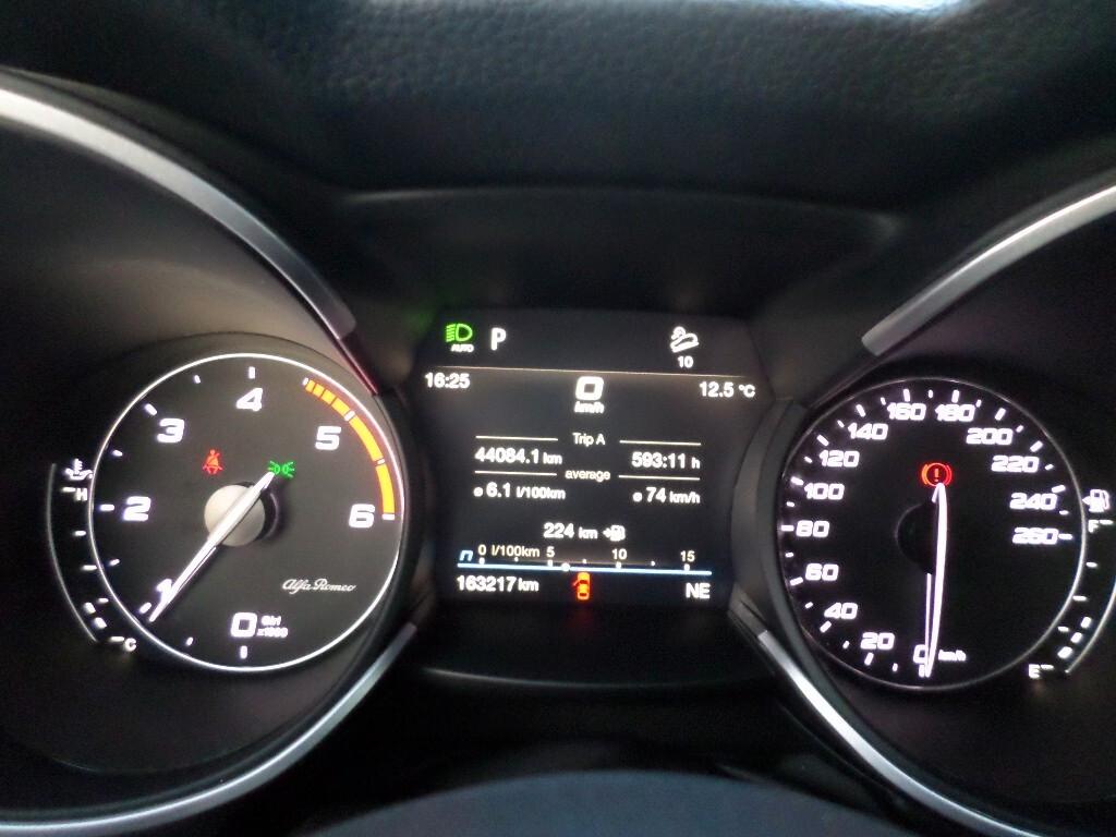 Alfa Romeo Stelvio 2.2 Turbodiesel 160 CV AT8 RWD Rosso Edizione