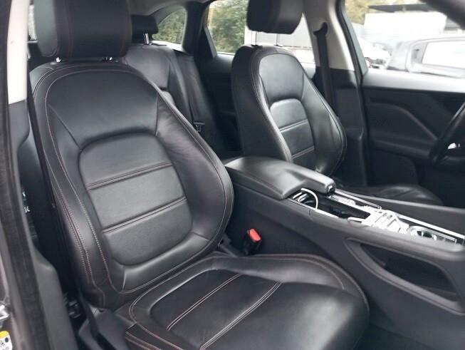 Jaguar F-Pace 2.0 D 180 CV AWD Pure
