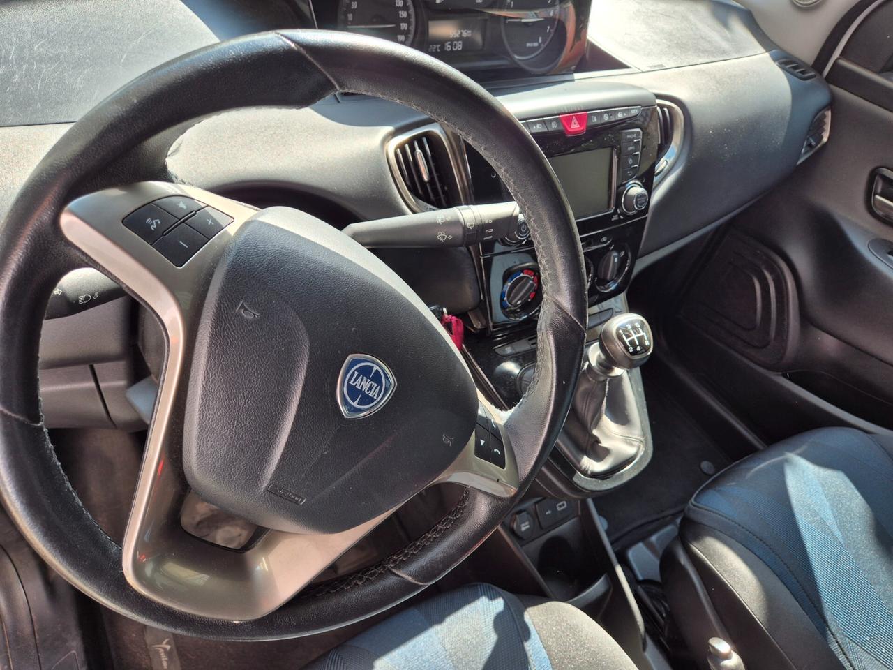 Lancia Ypsilon 1.2 69 CV 5 porte S&S Platinum