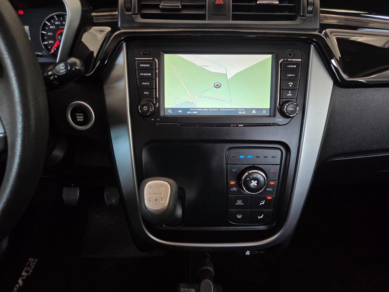 Mahindra KUV100 1.2 VVT K8 87cv