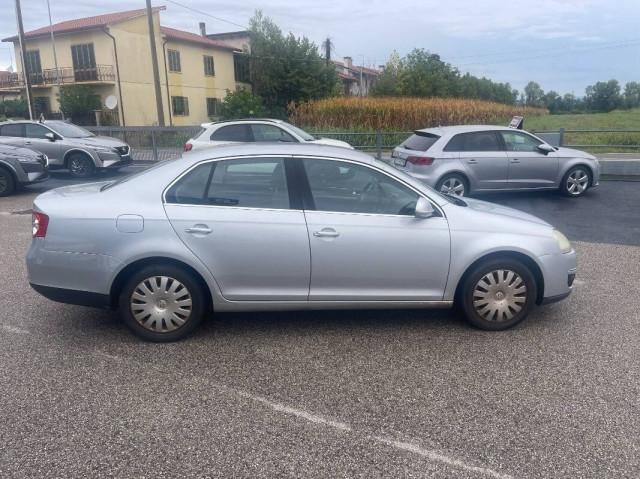 Volkswagen Jetta 1.6 Trendline GPL