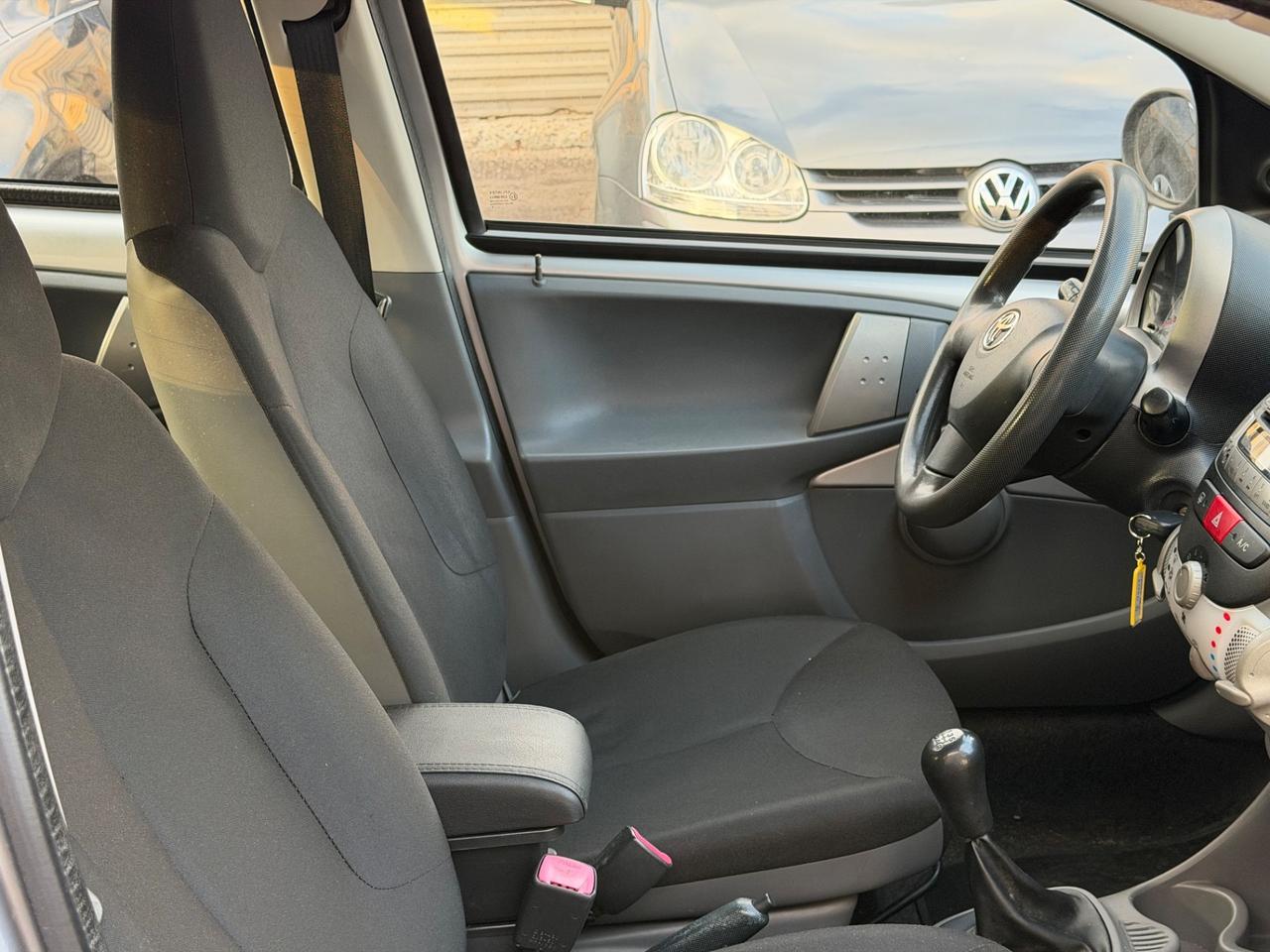 Toyota Aygo 1.0 12V VVT-i 5 porte Sol