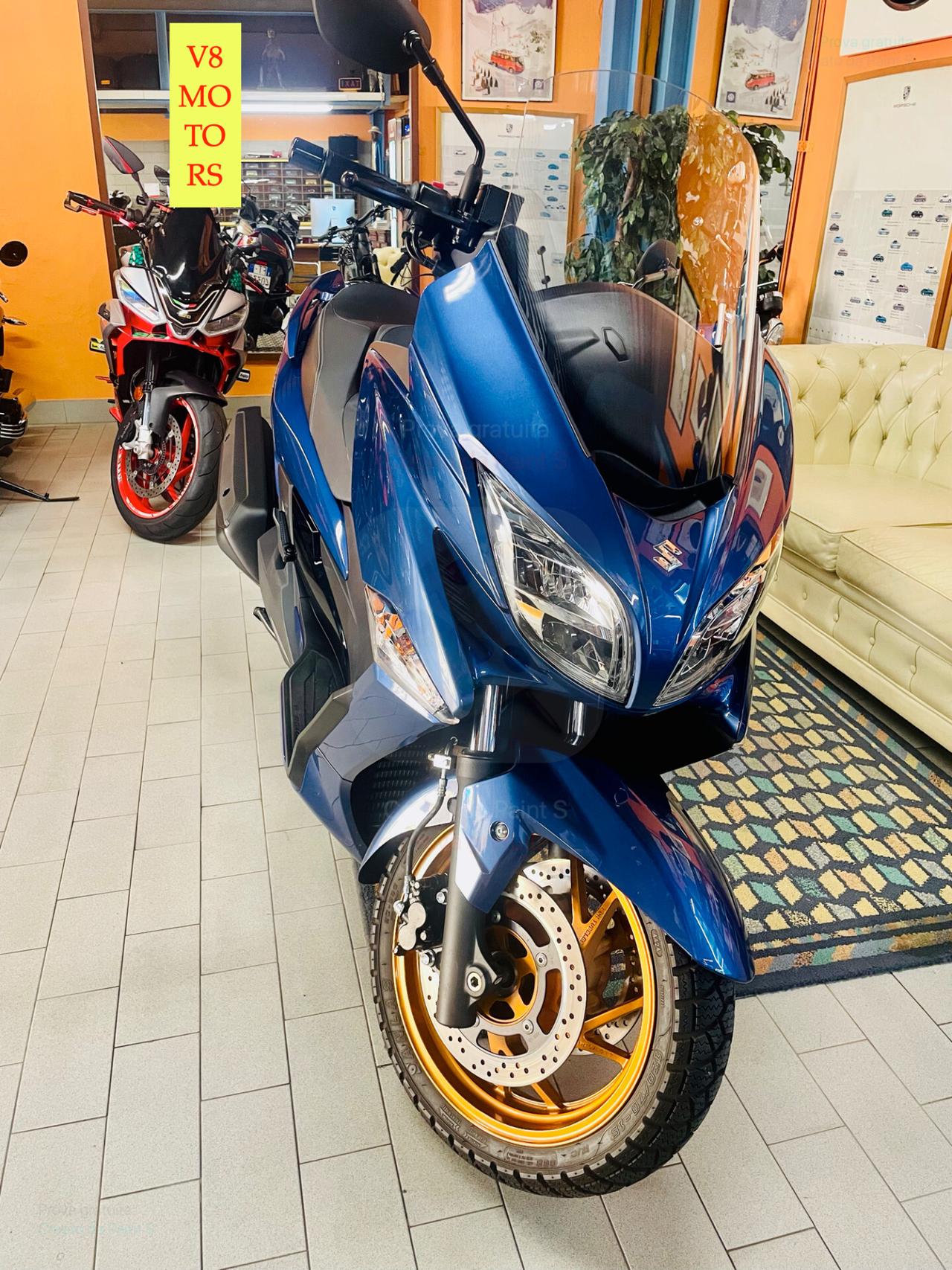 Suzuki Burgman 400 cerchi oro