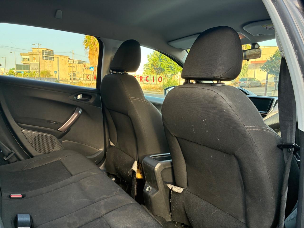Peugeot 2008 1.6 HDI - 2015