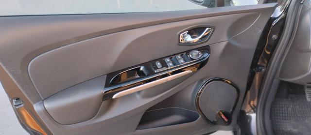 RENAULT Clio 1.5 dCi 8V 75CV 5 porte Costume National