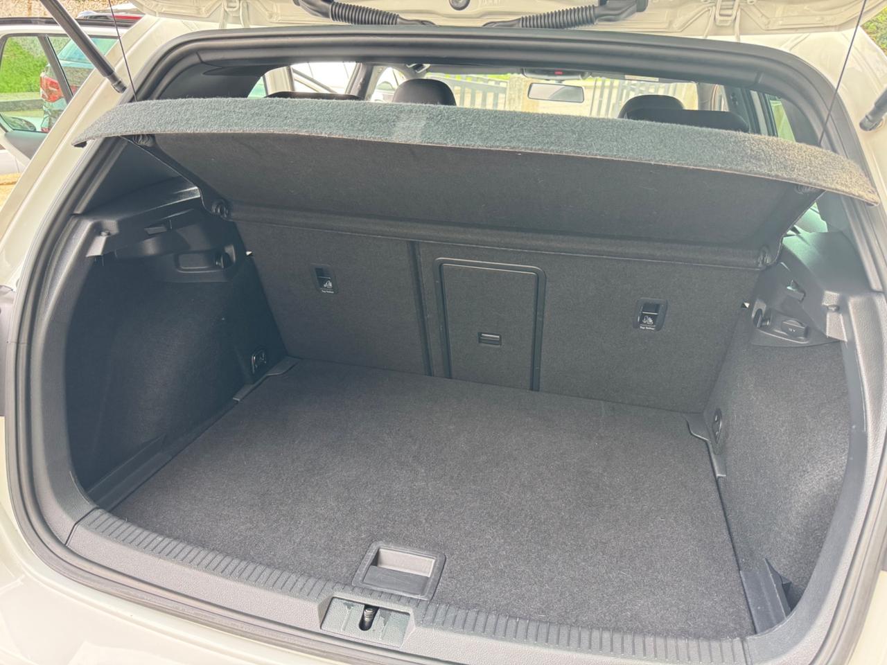 Vw Golf 2.0 TDI - R.LINE - FARI LED - 2019