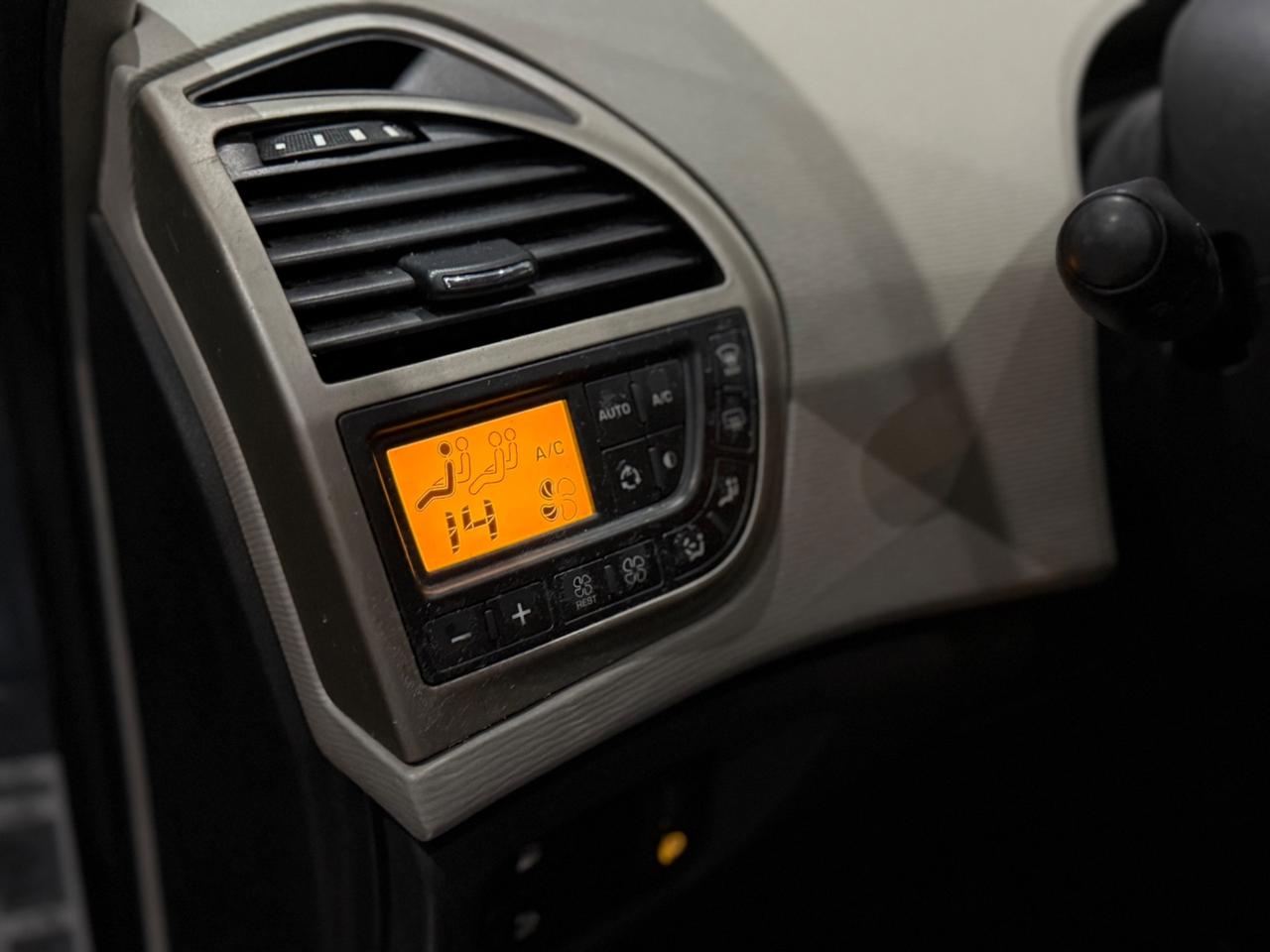 Citroen C4 Picasso 1.6 HDI ELEGANCE Per Neopatentati