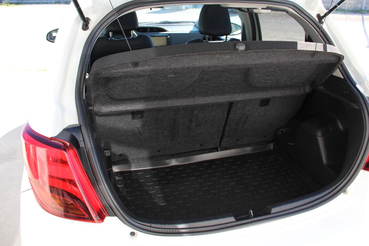 Toyota Yaris 1.5 Hybrid 5 porte Active (KW 54 CV 74 Neopatentati)