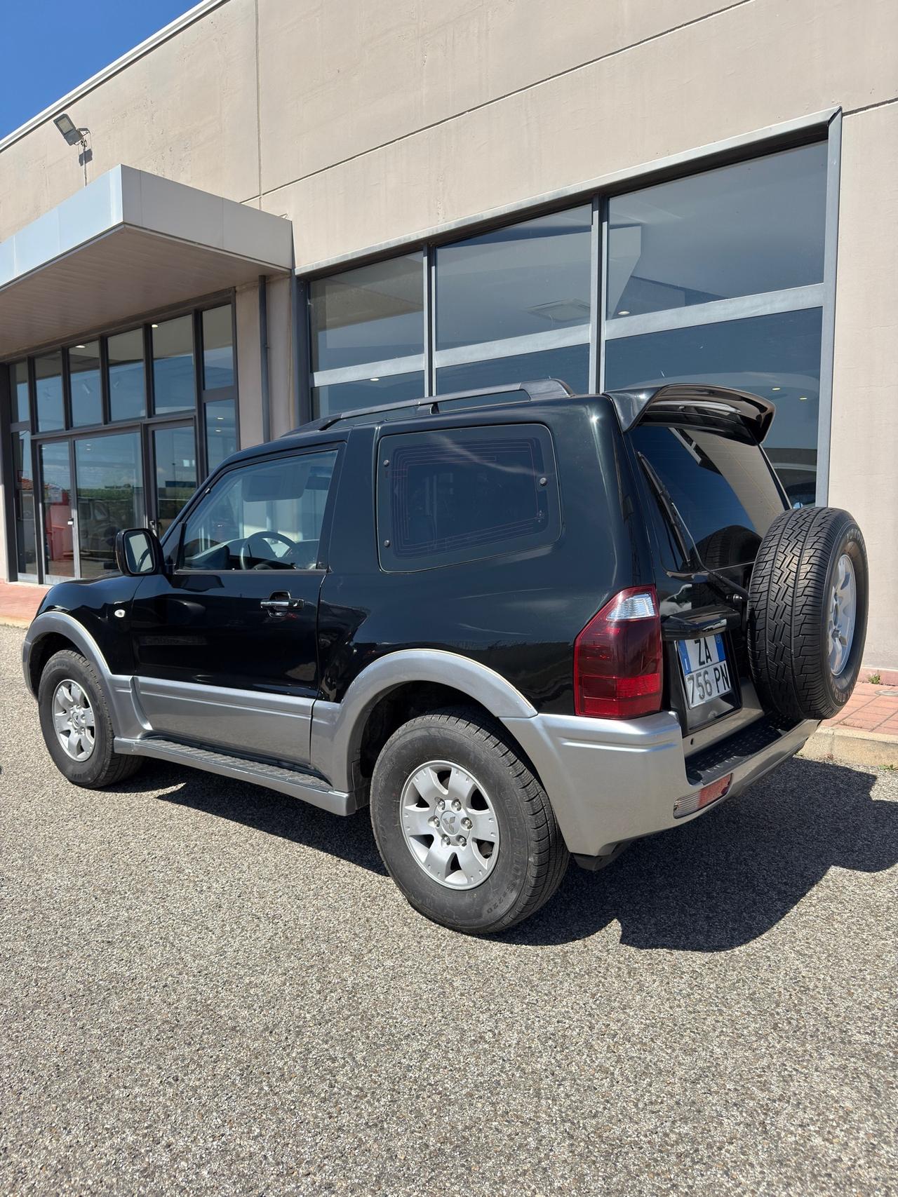 Mitsubishi Pajero 3.2 16V DI-D 3p. GLX my03"