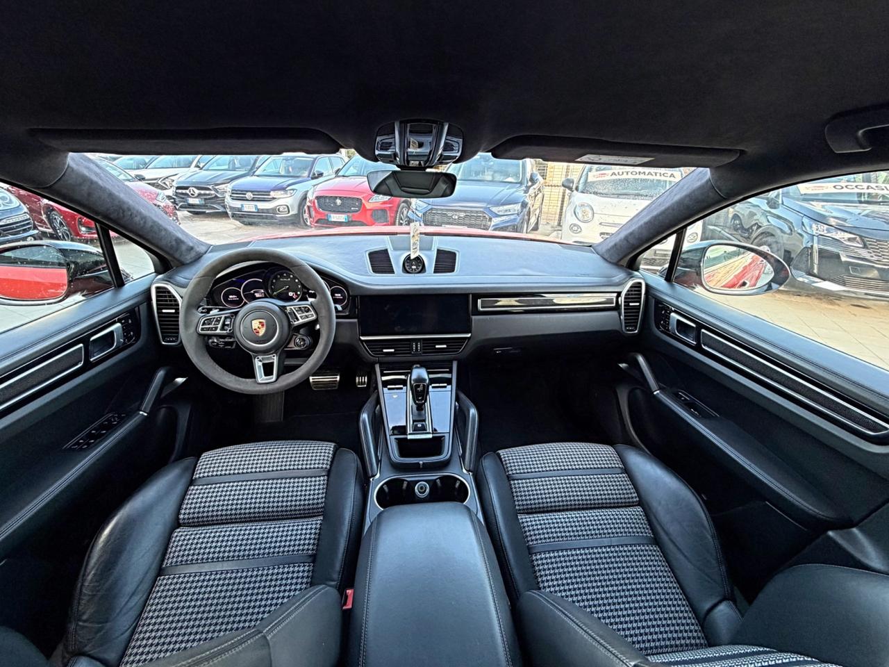 Porsche Cayenne Coupé 4.0 V8 Turbo S E-Hybrid 680 Cavalli