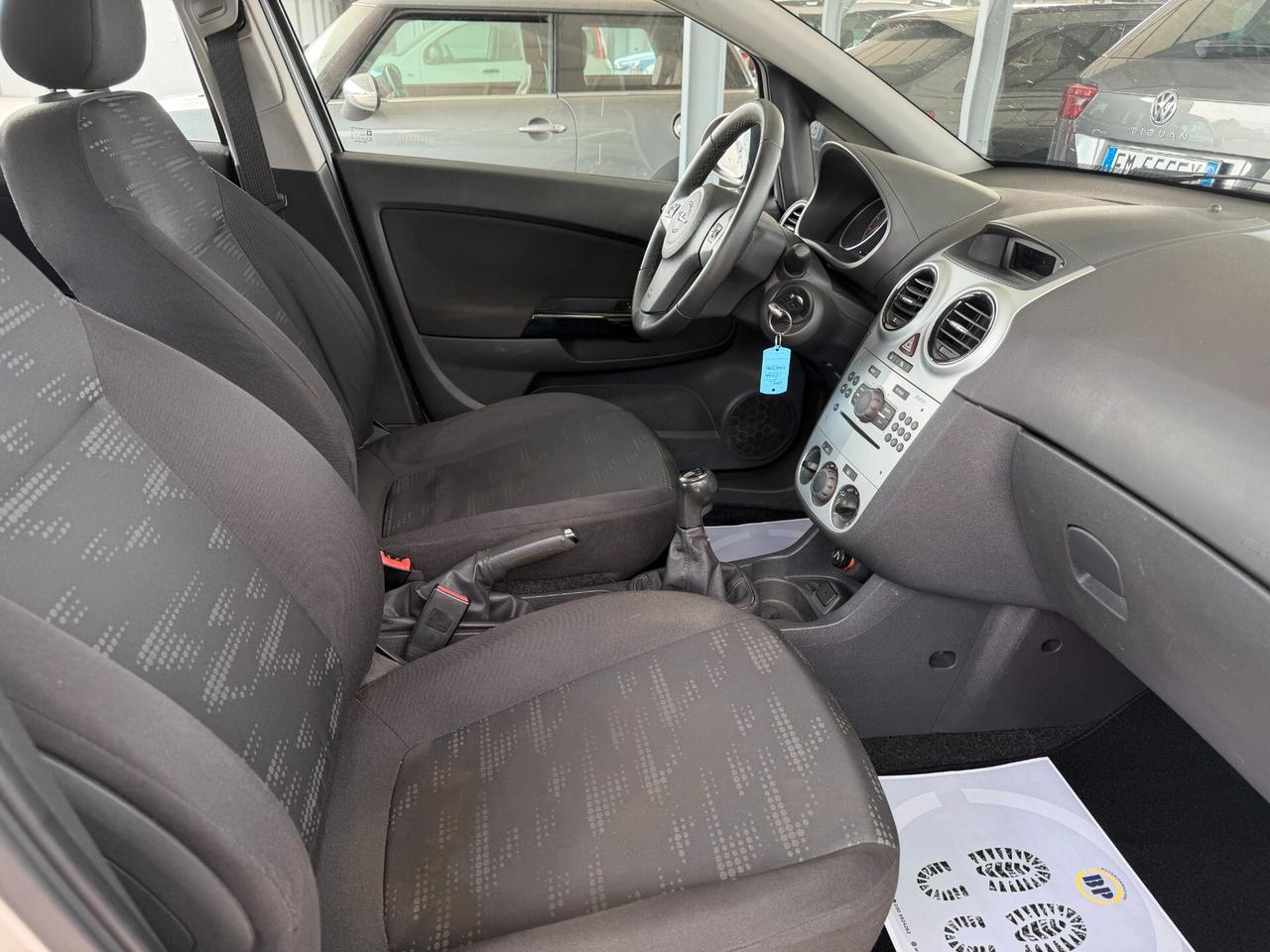 Opel Corsa 1.2 5 porte Cosmo