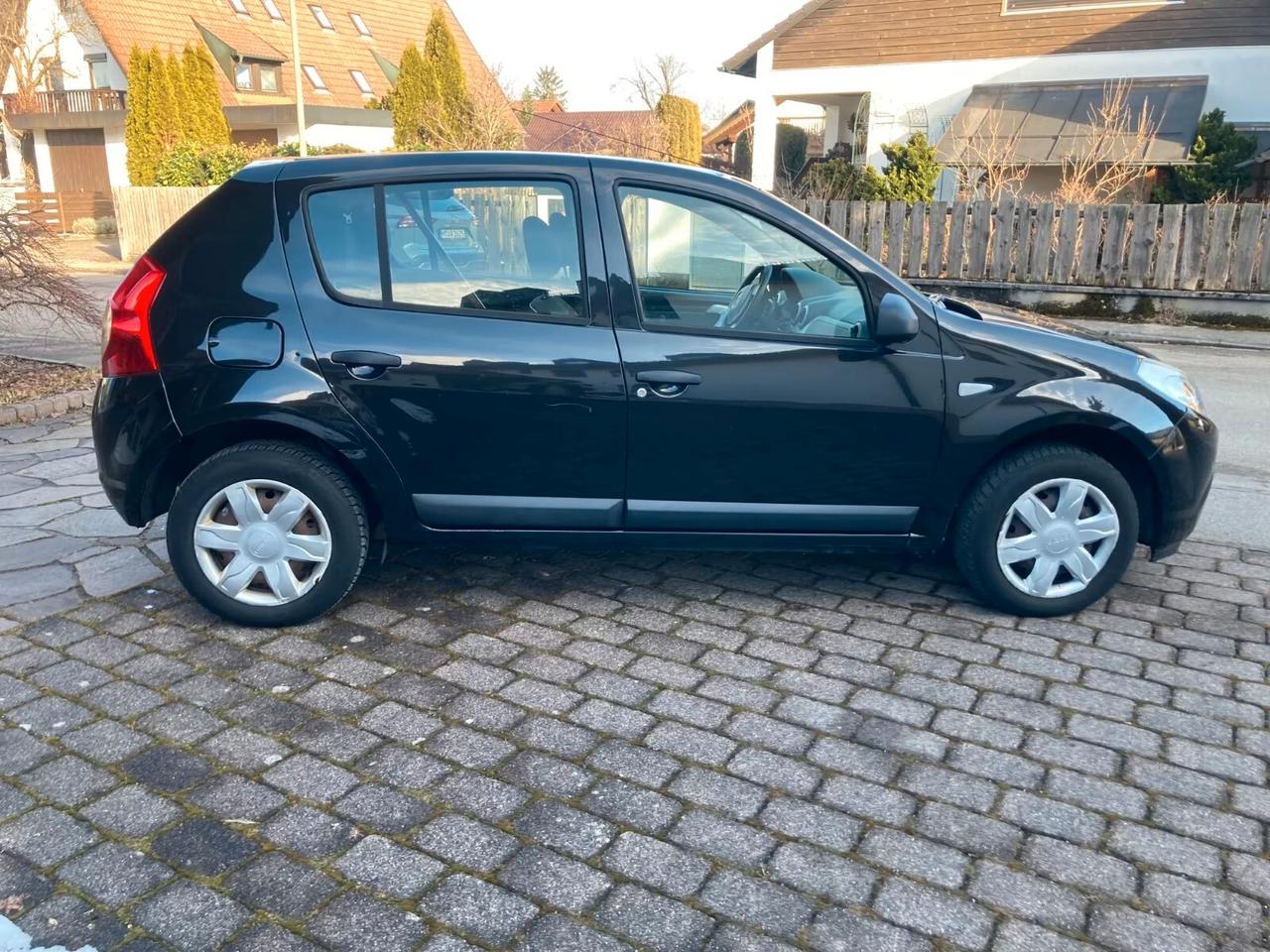 Dacia Sandero 1.2 16V LIVE-CLIMA