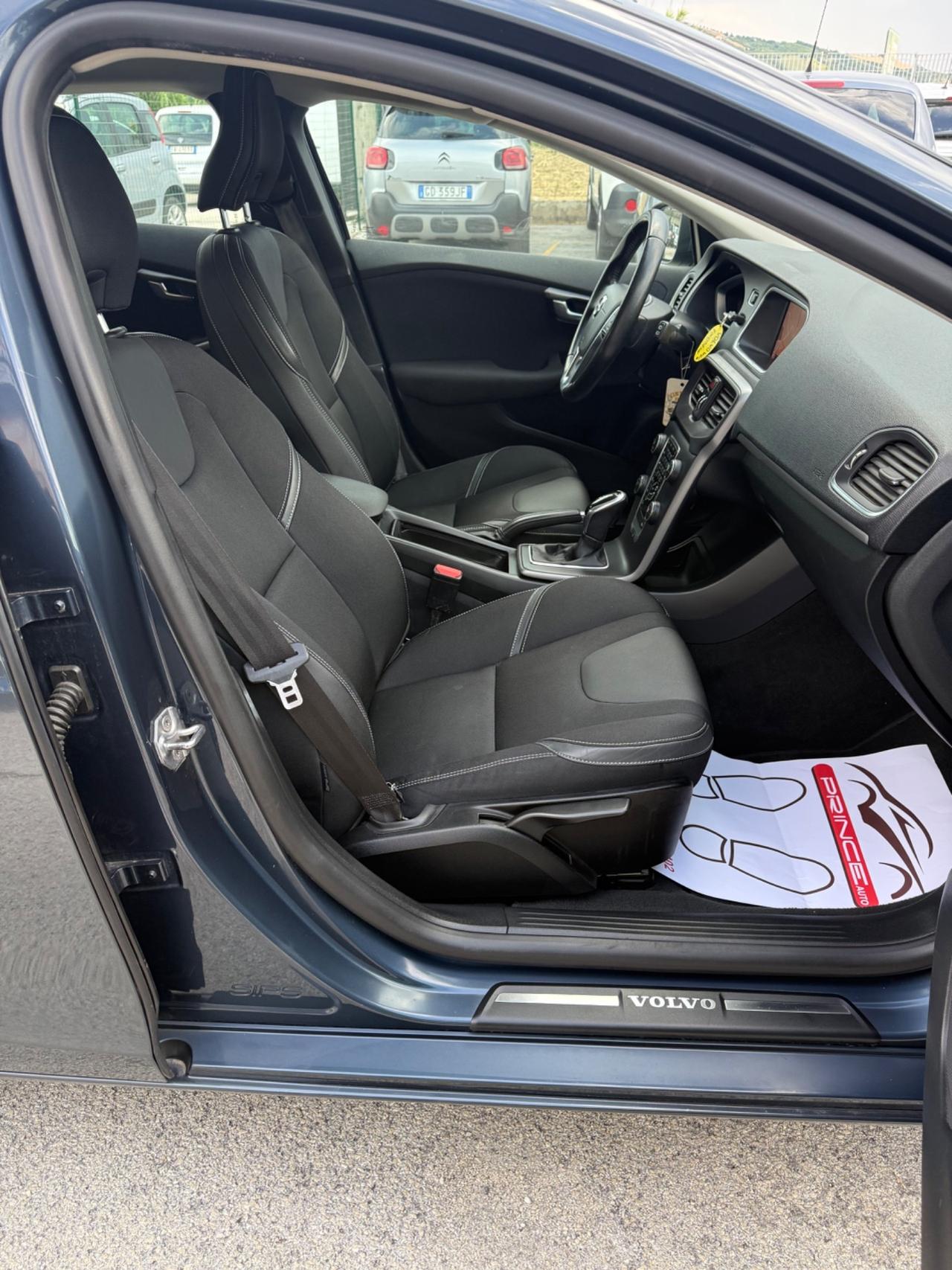 Volvo V40 D2 Geartronic R-design