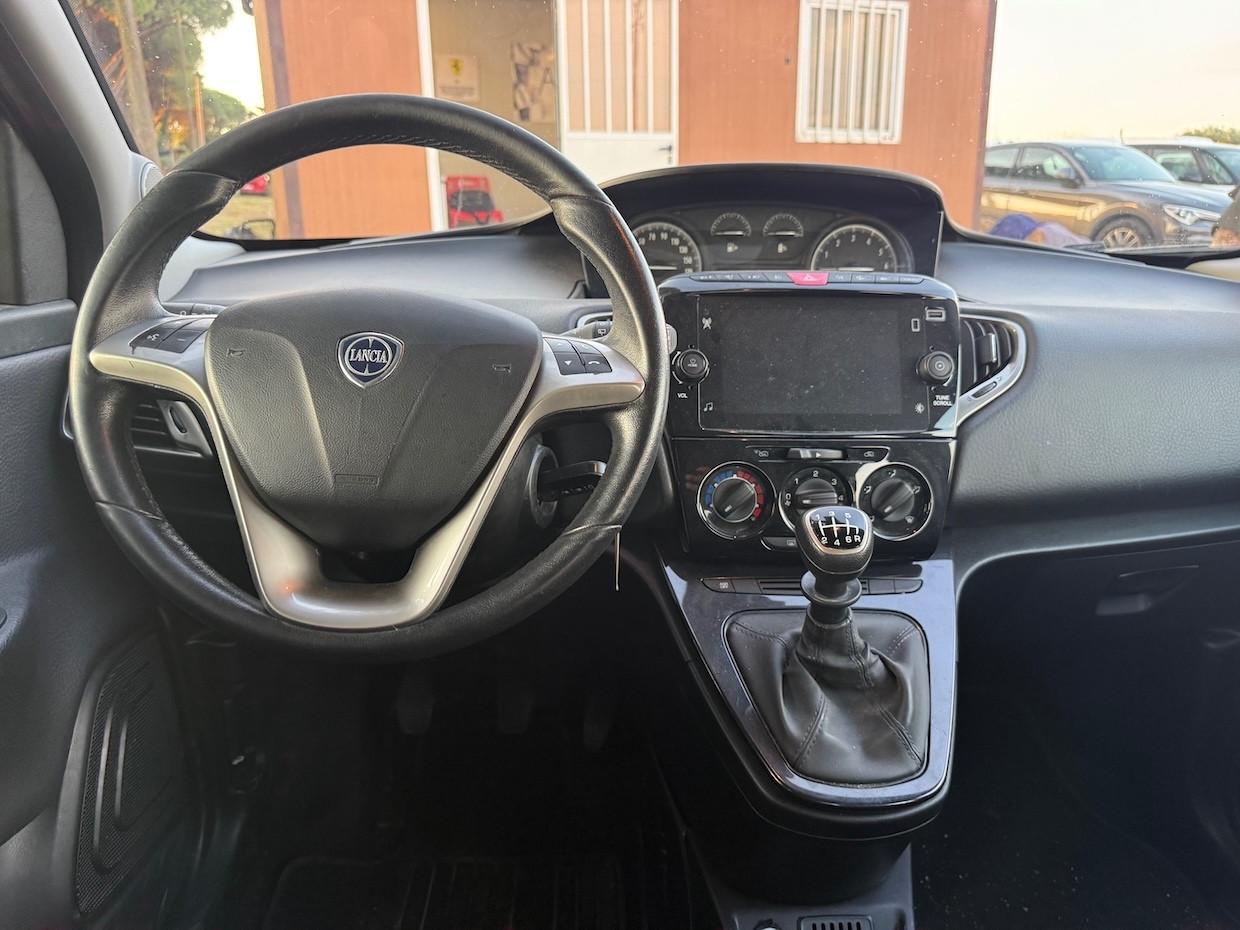Lancia Ypsilon 1.0 FireFly 5 porte S&S Hybrid