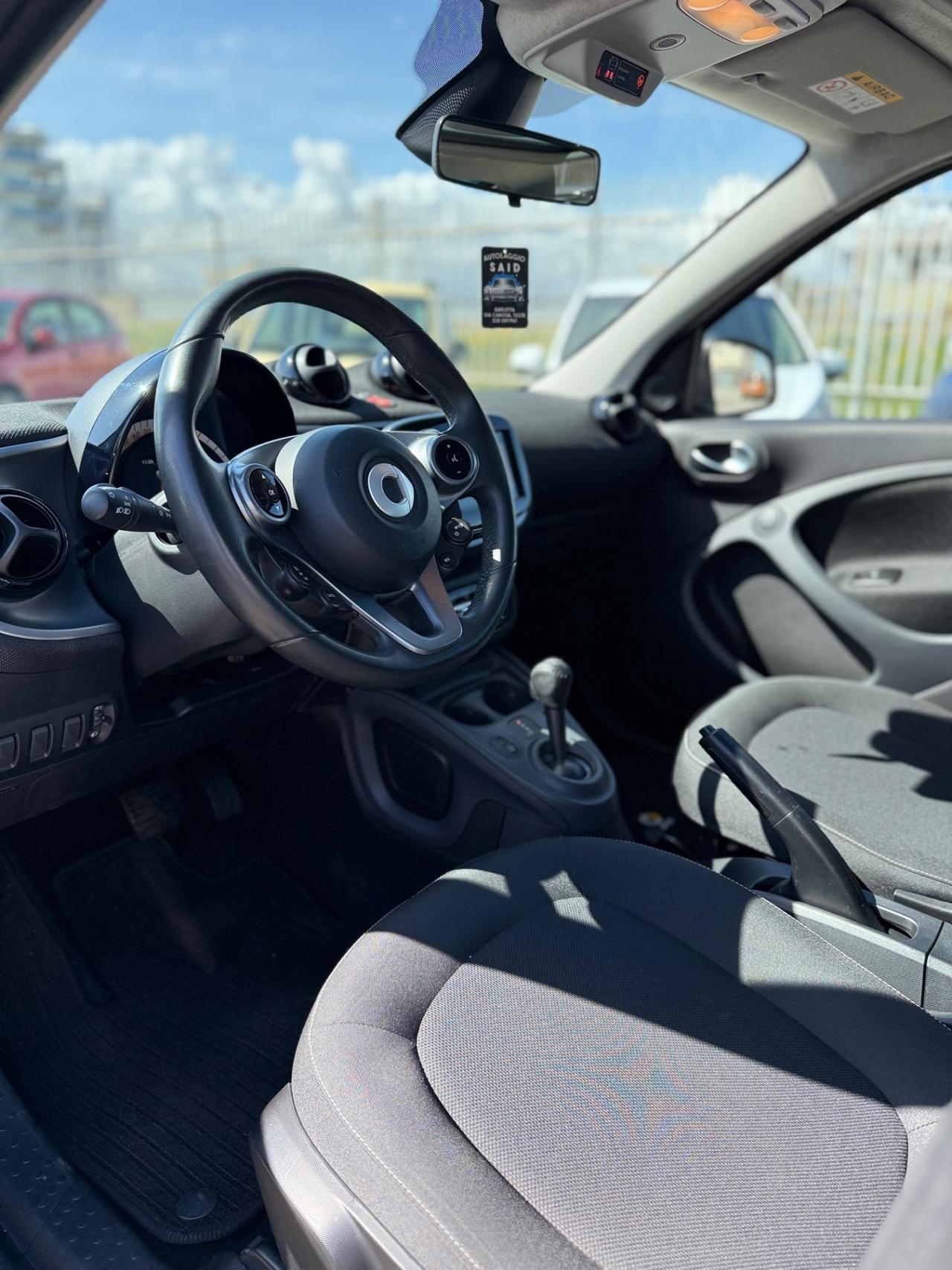 Smart ForFour 70 1.0 twinamic Safetown Silver