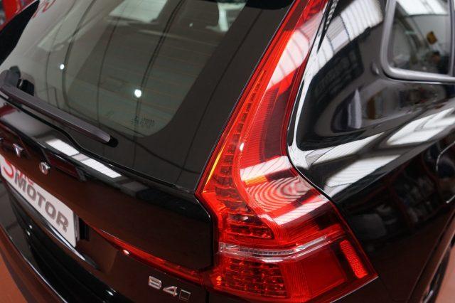 VOLVO XC60 B4 (d) AWD Geartronic Business