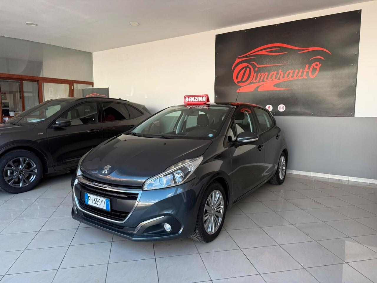 PEUGEOT 208 1.2 BENZINA 114.000 KM 2017