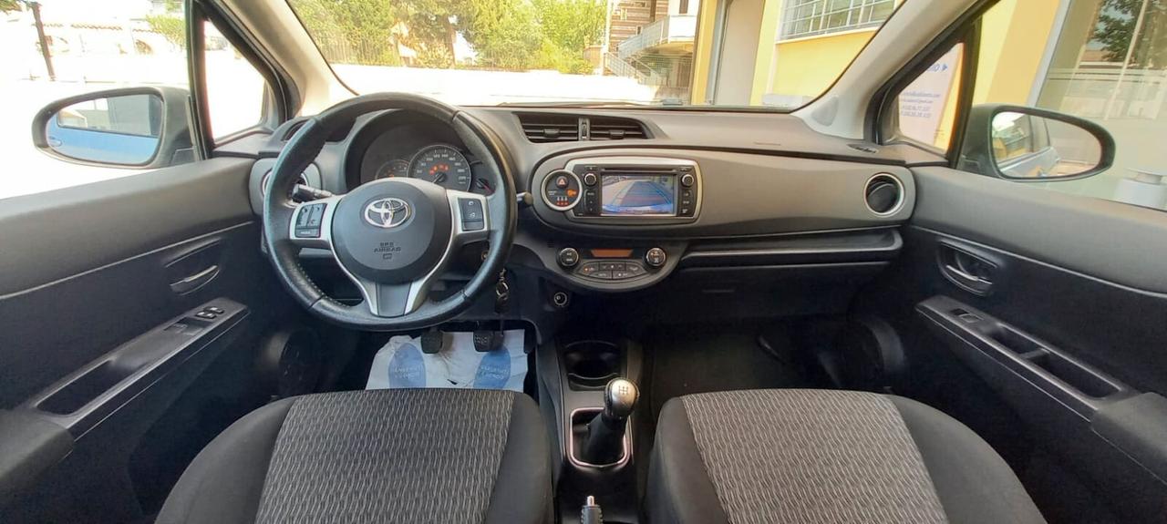 Toyota Yaris Benzina cc. 1.000 Mod. VVT- Active 5 Porte 5 Posti Utilizzabile anche per i Neopatentati.