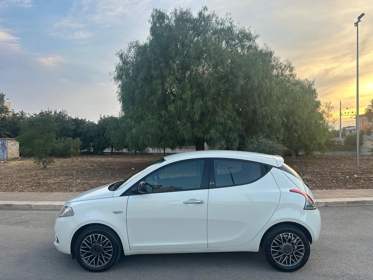 Lancia YPSILON 1.2 GPL 2016 - BELLA