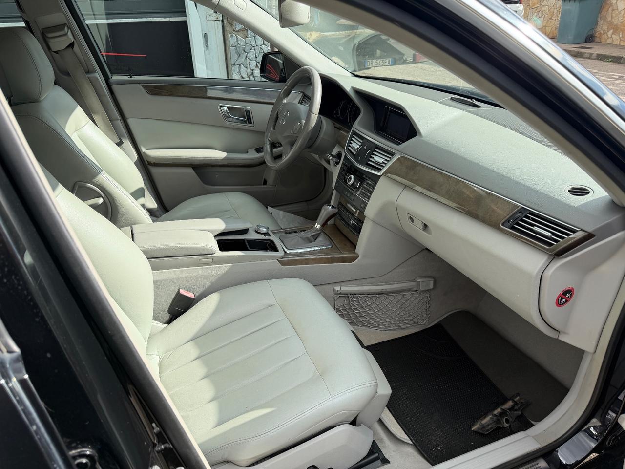 Mercedes-benz E 220 CDI BlueEFFICIENCY Avantgarde AMG