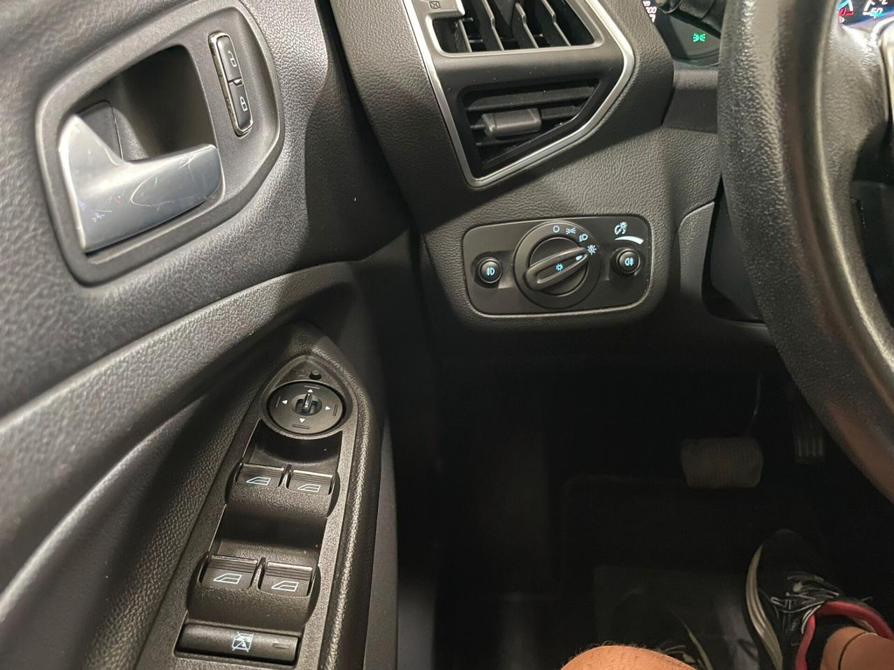 Ford Kuga 2.0 TDCI 140 CV 4WD Powershift Titanium