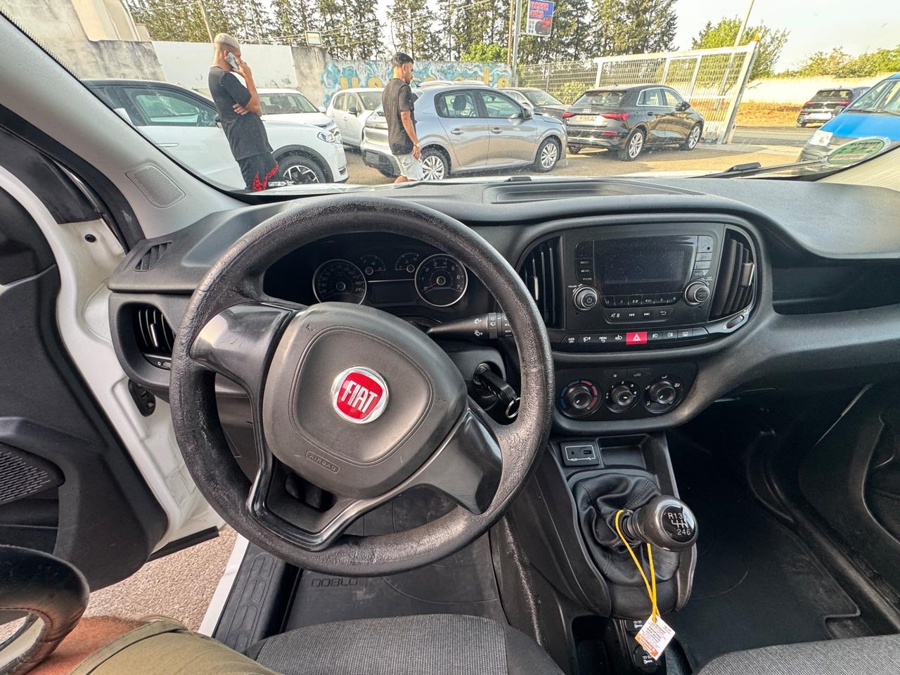 Fiat Doblo 1600.120cv 3 posti tetto apribile Gancio 2017