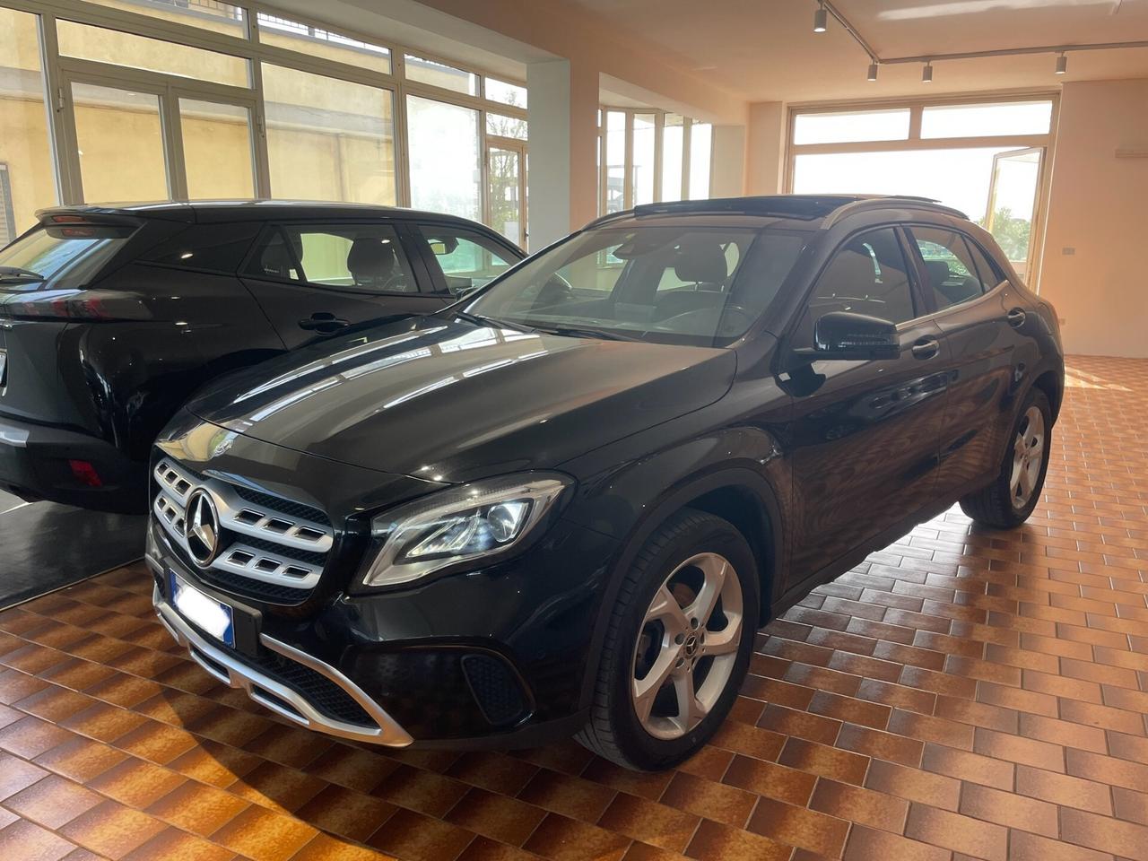 Mercedes-benz GLA 220 d Automatic 4Matic Sport Tetto apribile