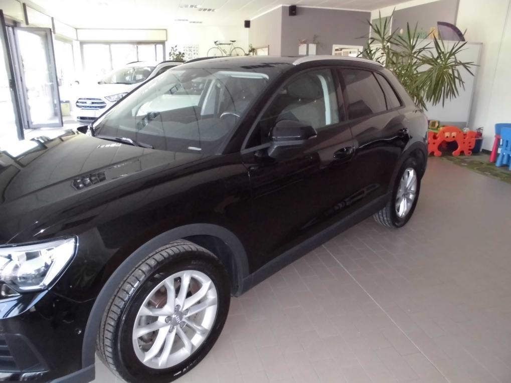 Audi Q3 2.0 TDI 150 CV S tronic Sport