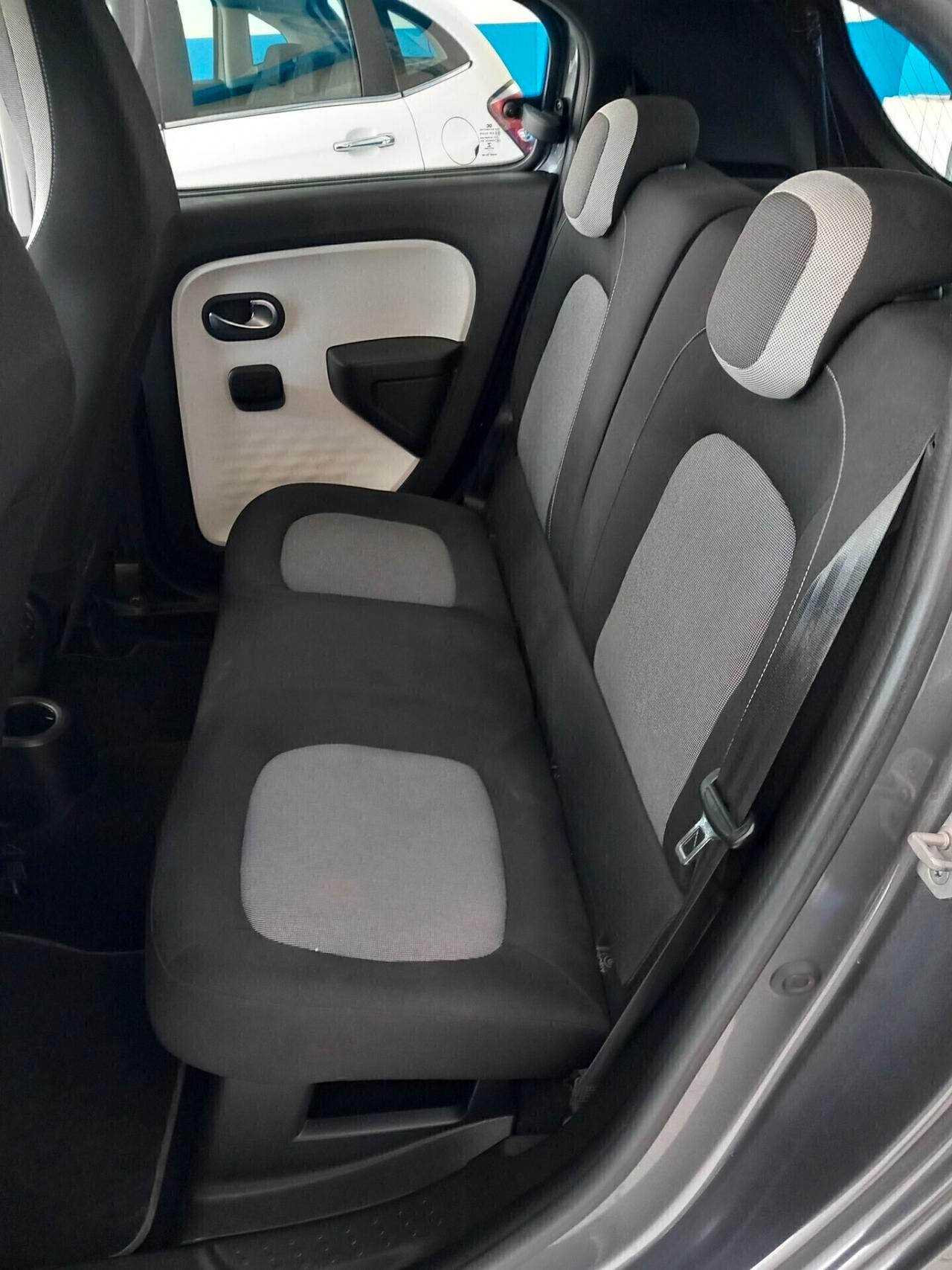 Renault Twingo anno 2017 automatica 1.0 benzina 23 mila km