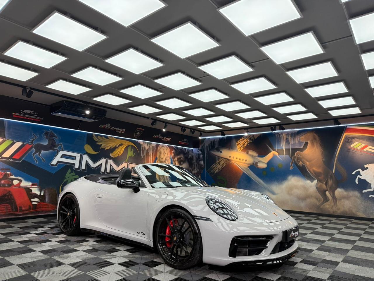 Porsche 911 Carrera 4 GTS Cabriolet (949)