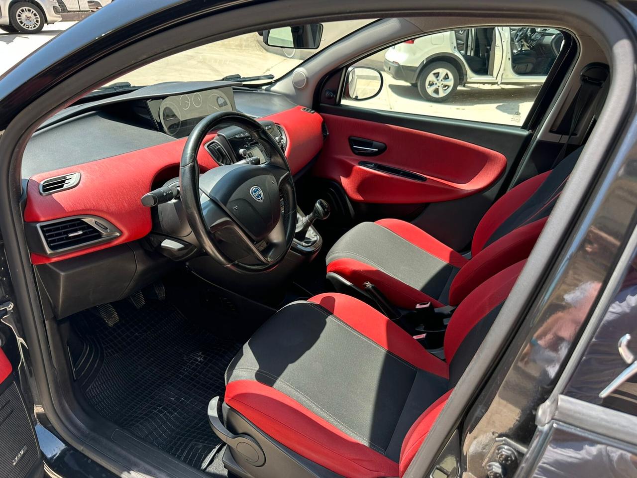 Lancia Ypsilon 1.3 MJT 16V 95 CV 5 porte S&S Gold