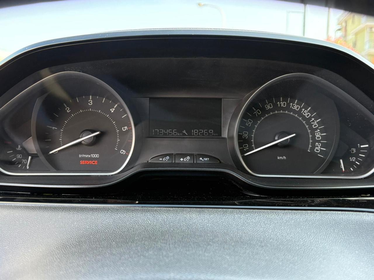 Peugeot 208 BlueHDi 75 5 porte Allure