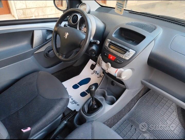 Peugeot 107 1.0 68CV 3p. Plaisir