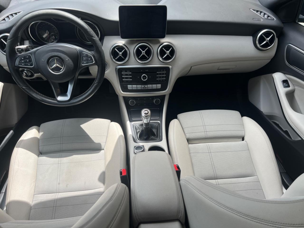 Mercedes-benz A 180 d Premium