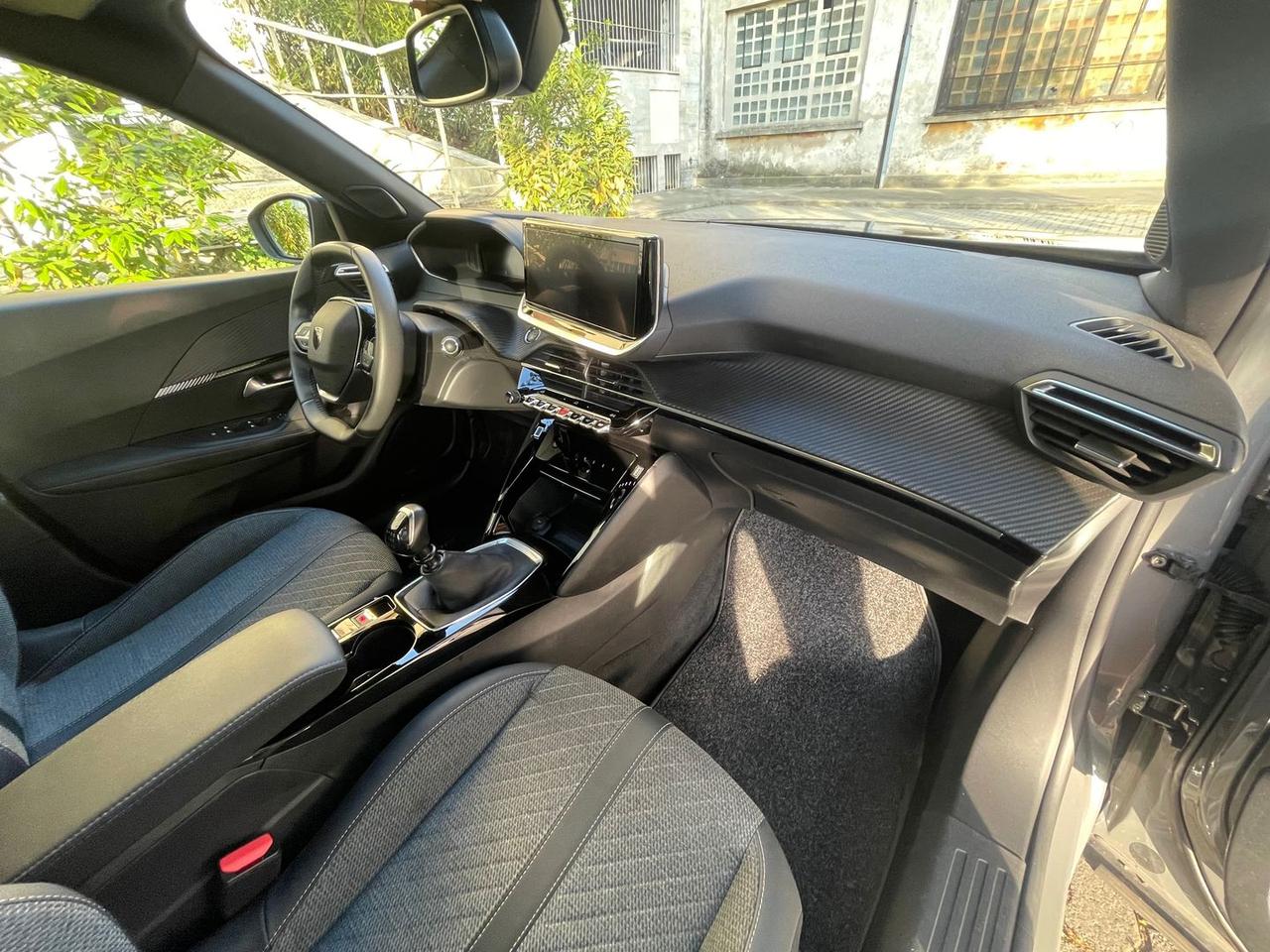 Peugeot 2008 Allure 1.2 PureTech 100 #5940