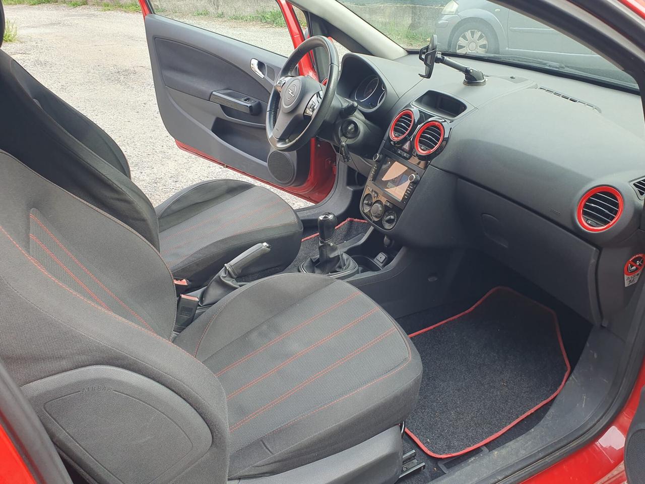 Opel Corsa 1.2 BI-COLOR SPORT 86CV NeoPatentati