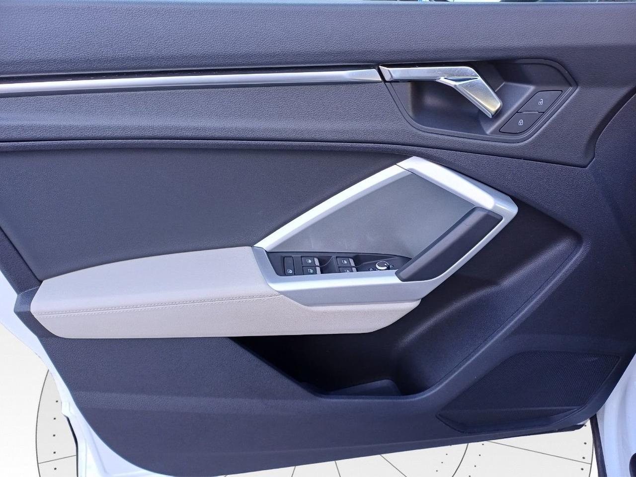 Audi Q3 35 2.0 tdi business advanced s-tronic